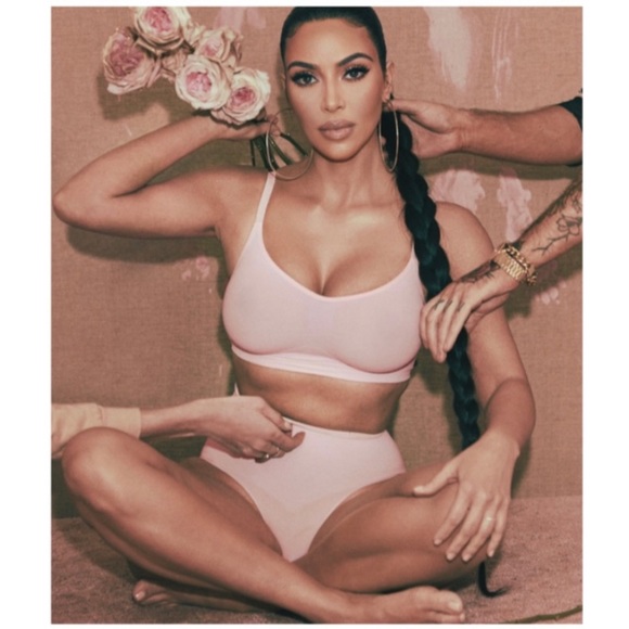 Skims Sculpting Mid Waist Briefs 
